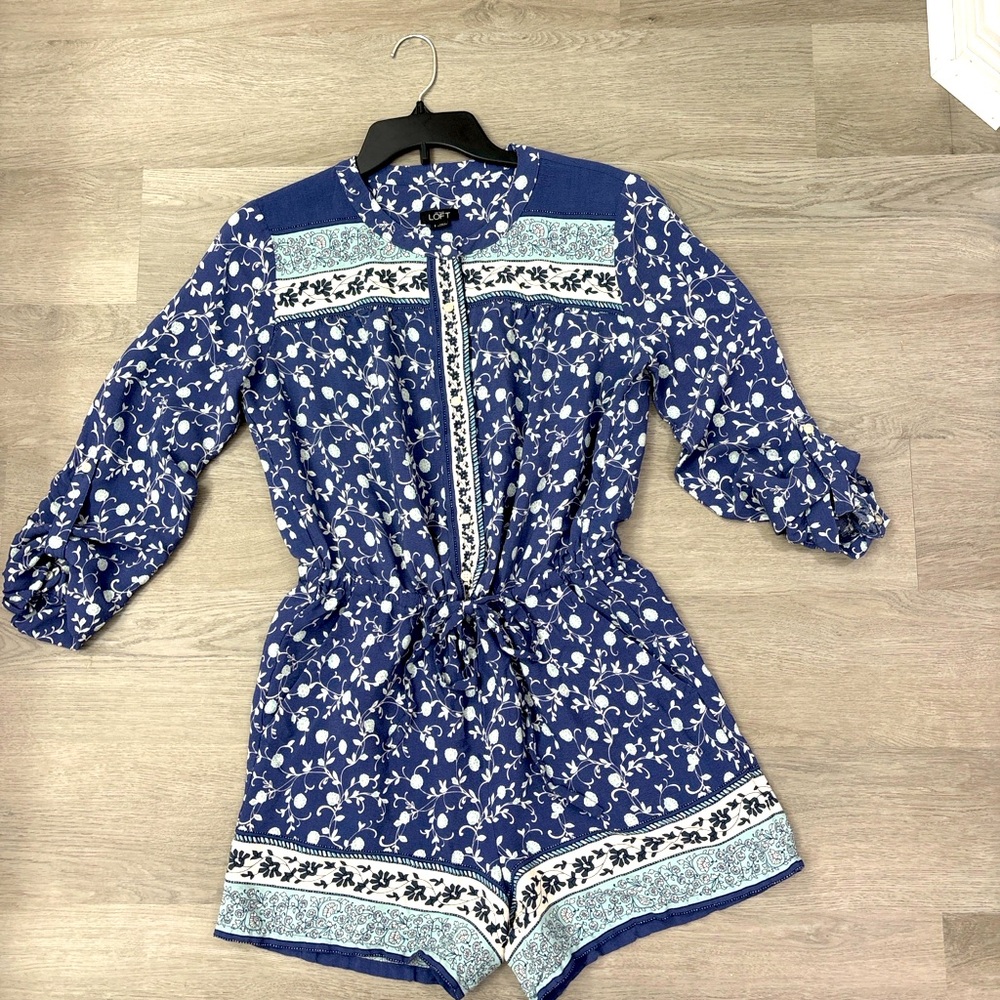 Ann Taylor Loft Women's Blue Floral Romper - Size Small